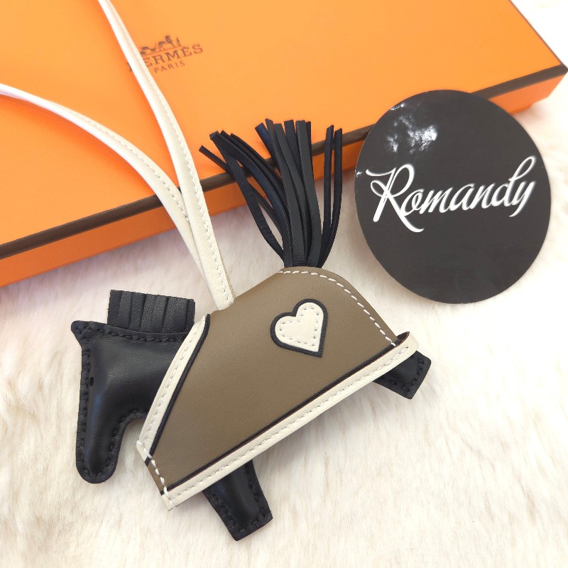 Hermès Rodeo Robeo 愛心戰服小馬-0