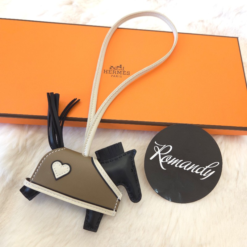 Hermès Rodeo Robeo 愛心戰服小馬-1