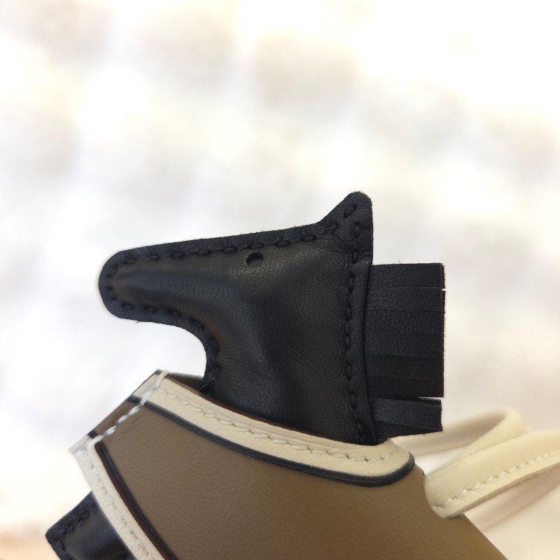 Hermès Rodeo Robeo 愛心戰服小馬-3