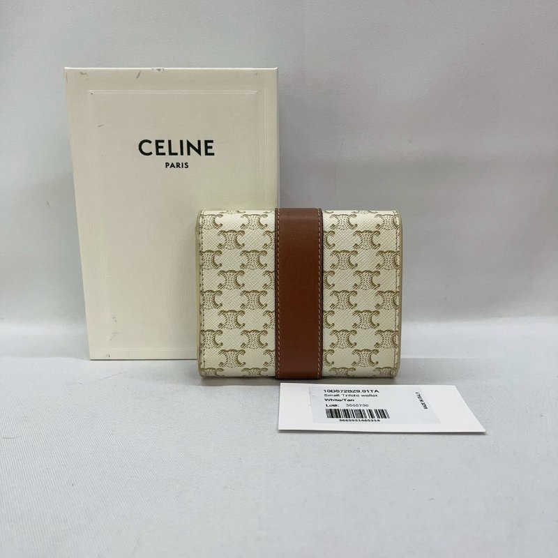 CELINE TRIOMPHE滿版白花短夾-1