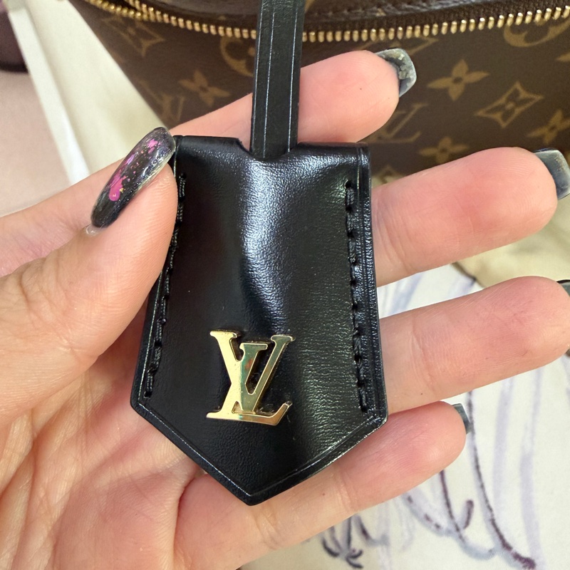 LV Vanity 九成新-15