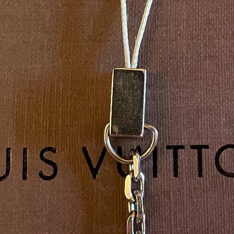 LV Louis Vuitton LOVE Keychain 白色大理石紋路 鑲鑽吊飾-9