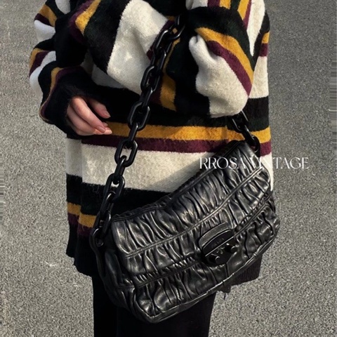 Prada 牛皮皺摺鏈條包