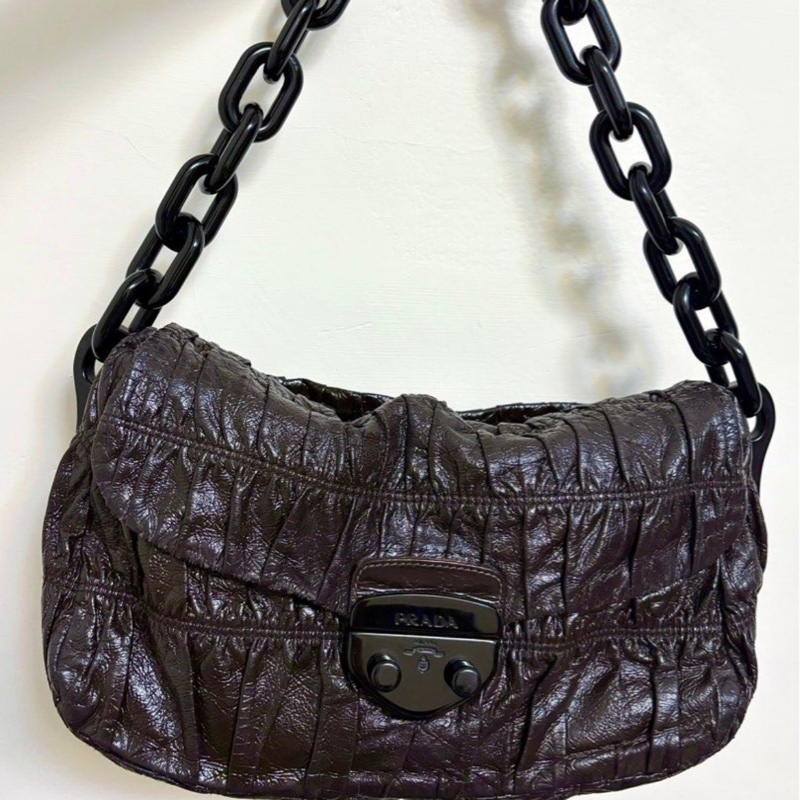 Prada 牛皮皺摺鏈條包-4