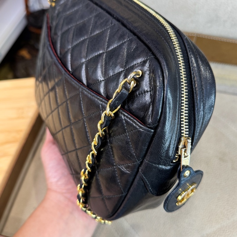 上架中🔑Chanel 黑羊元寶拉鍊相機包-3
