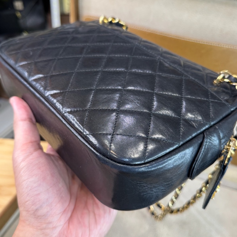 上架中🔑Chanel 黑羊元寶拉鍊相機包-4