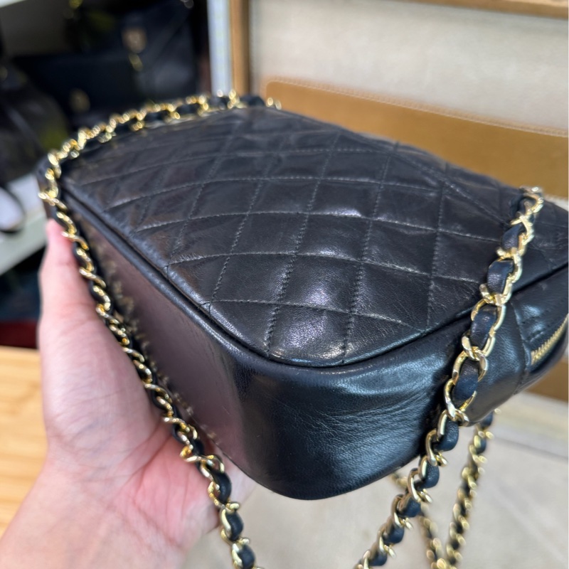 上架中🔑Chanel 黑羊元寶拉鍊相機包-9