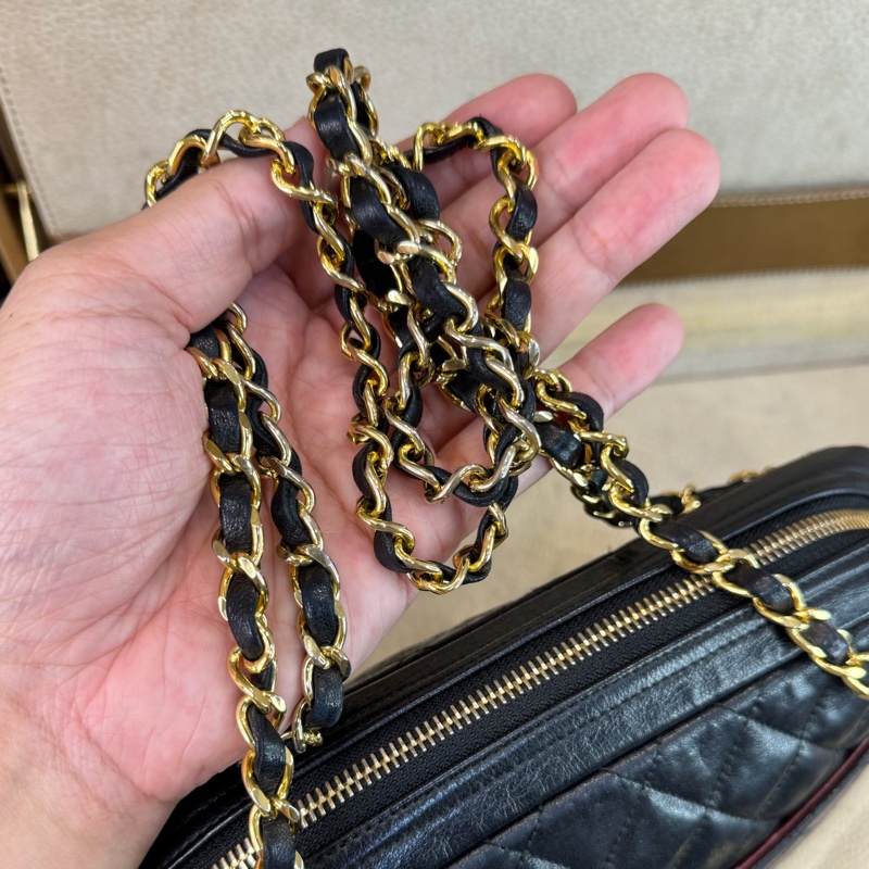 上架中🔑Chanel 黑羊元寶拉鍊相機包-12