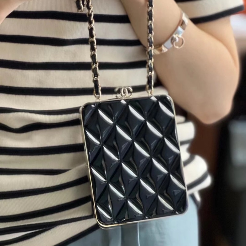 Chanel香奈兒22s新款黑金蛙口包鏈條包,鐳射31開-4