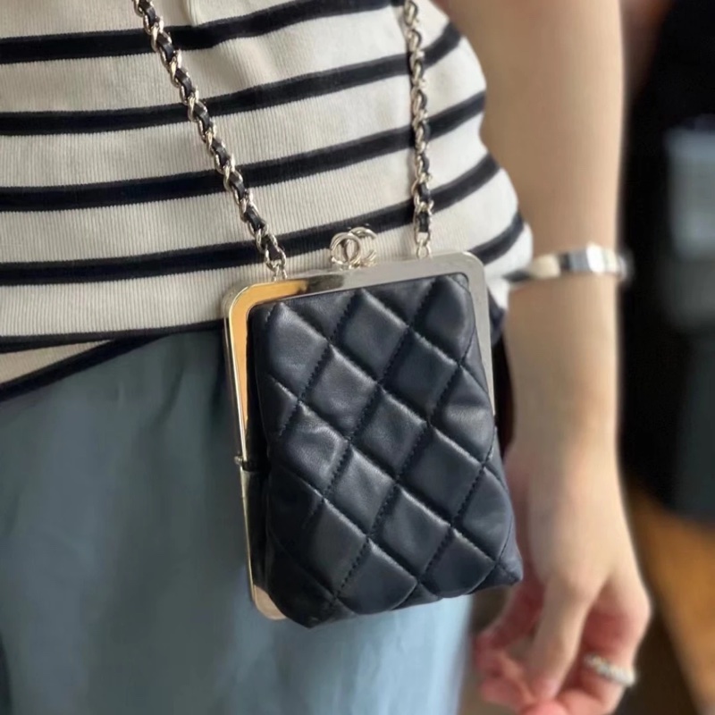 Chanel香奈兒22s新款黑金蛙口包鏈條包,鐳射31開-5