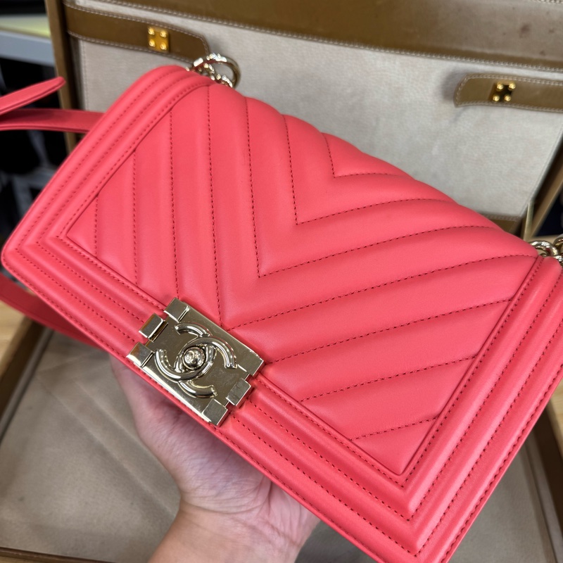 上架中🔑Chanel 粉橘山形BOY 25翻蓋鍊包-3