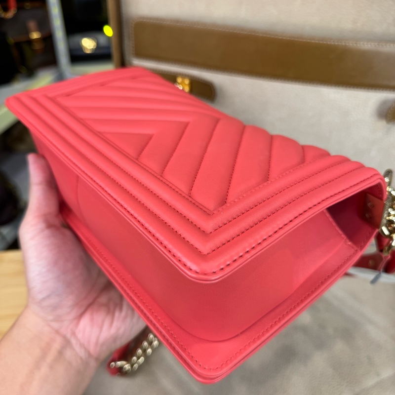 上架中🔑Chanel 粉橘山形BOY 25翻蓋鍊包-12