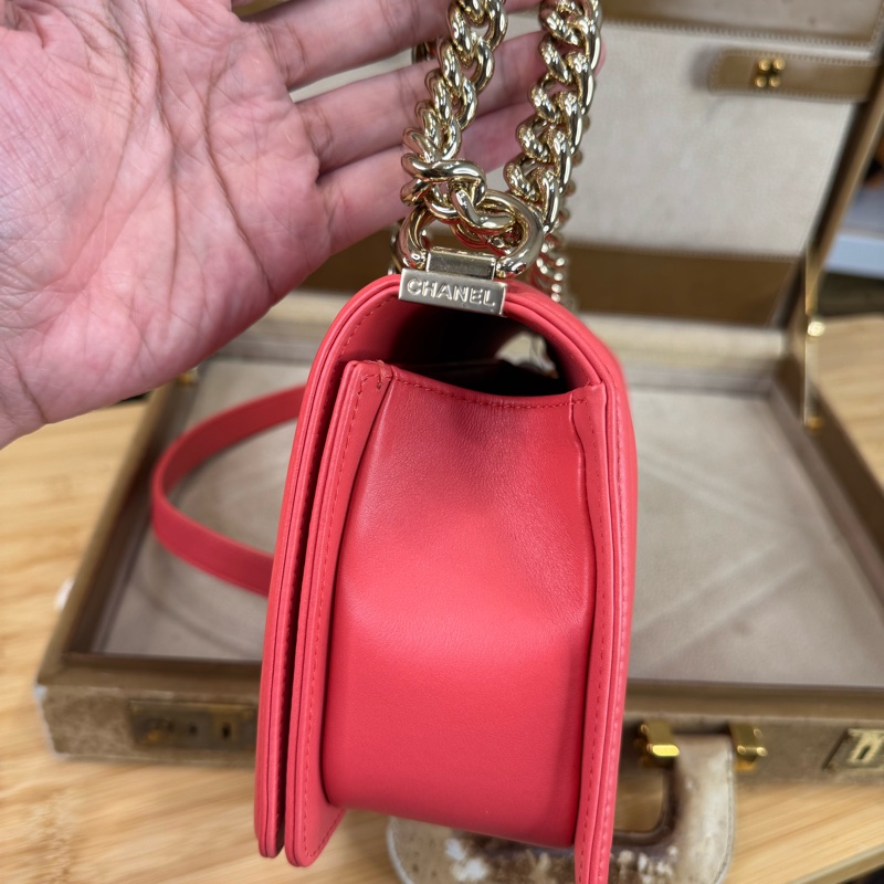 上架中🔑Chanel 粉橘山形BOY 25翻蓋鍊包-13