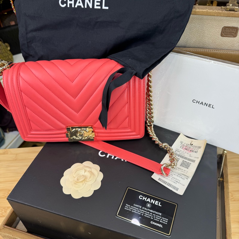 上架中🔑Chanel 粉橘山形BOY 25翻蓋鍊包-26