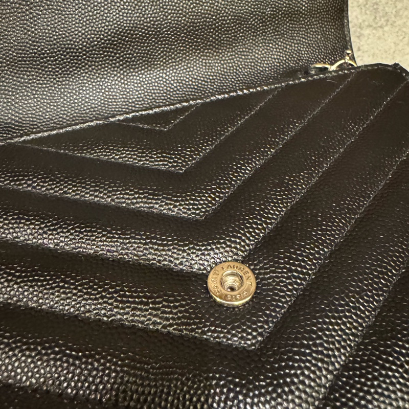 YSL 魚子醬信封式WOC 黑銀 19公分大全配台灣購證-21
