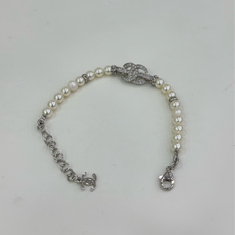 香奈兒Chanel 25S雙C珍珠手鍊,銀色滿鑽搭扣,搭配珍珠鏈-0