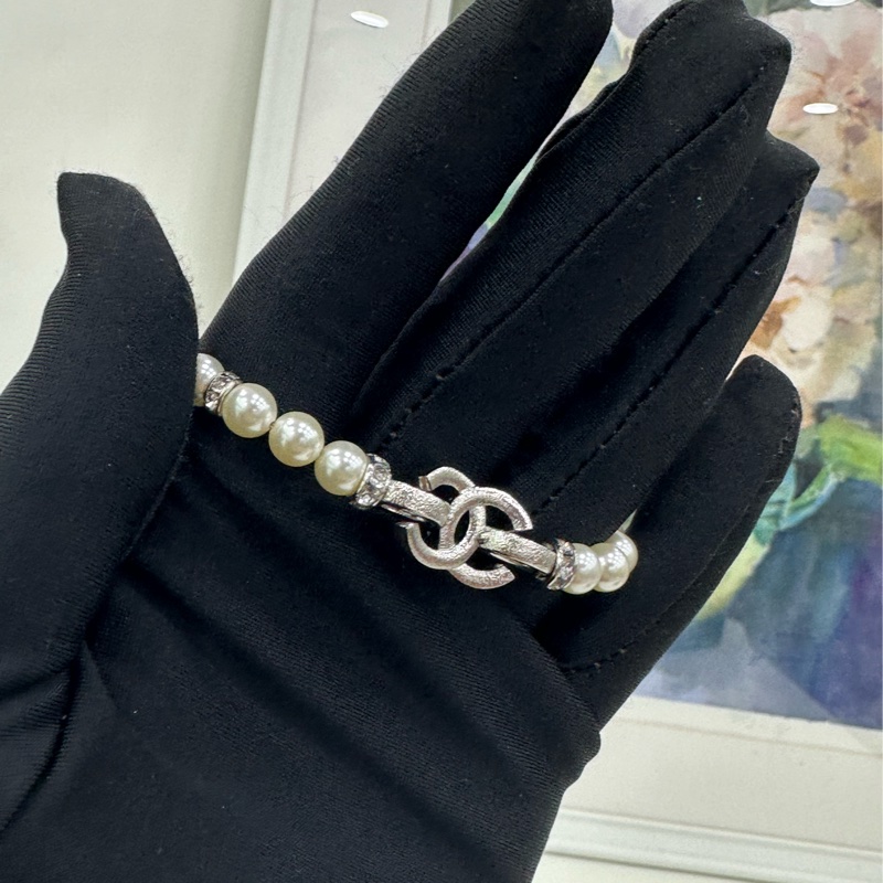 香奈兒Chanel 25S雙C珍珠手鍊,銀色滿鑽搭扣,搭配珍珠鏈-2