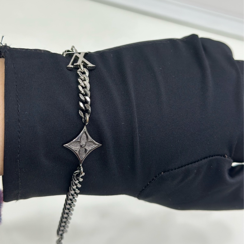 LV/路易威登INSTINCT男士銀色花卉飾件金屬手鍊-5