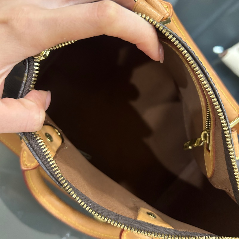 LV speedy 30 新款附背帶、盒子、購證-1