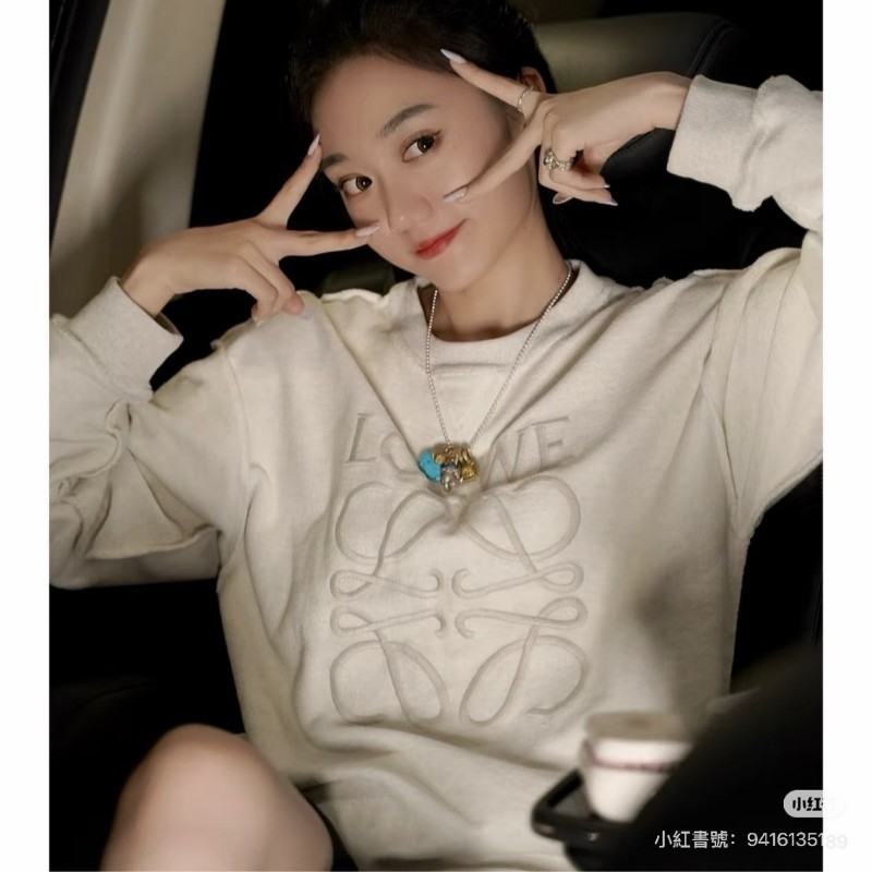 莉亞精品♡Loewe 刺繡圓領長袖 尺碼M 近新閒置-4
