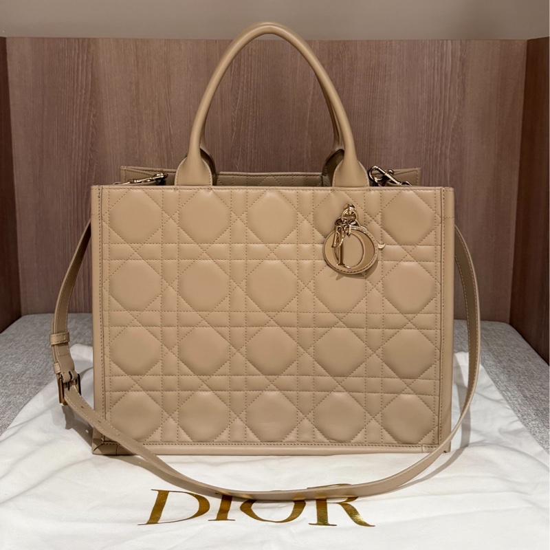 Dior Book 奶茶 裸 淡米色 裸奶Macrocannage 五格 大籐格紋 小牛皮 托特包 手提包 側背包 肩背包 斜背包-7