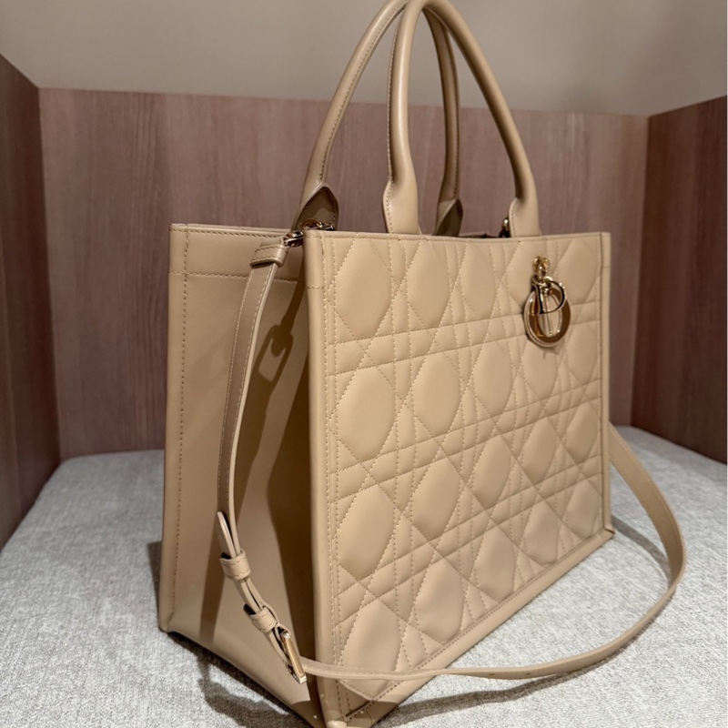 Dior Book 奶茶 裸 淡米色 裸奶Macrocannage 五格 大籐格紋 小牛皮 托特包 手提包 側背包 肩背包 斜背包-8