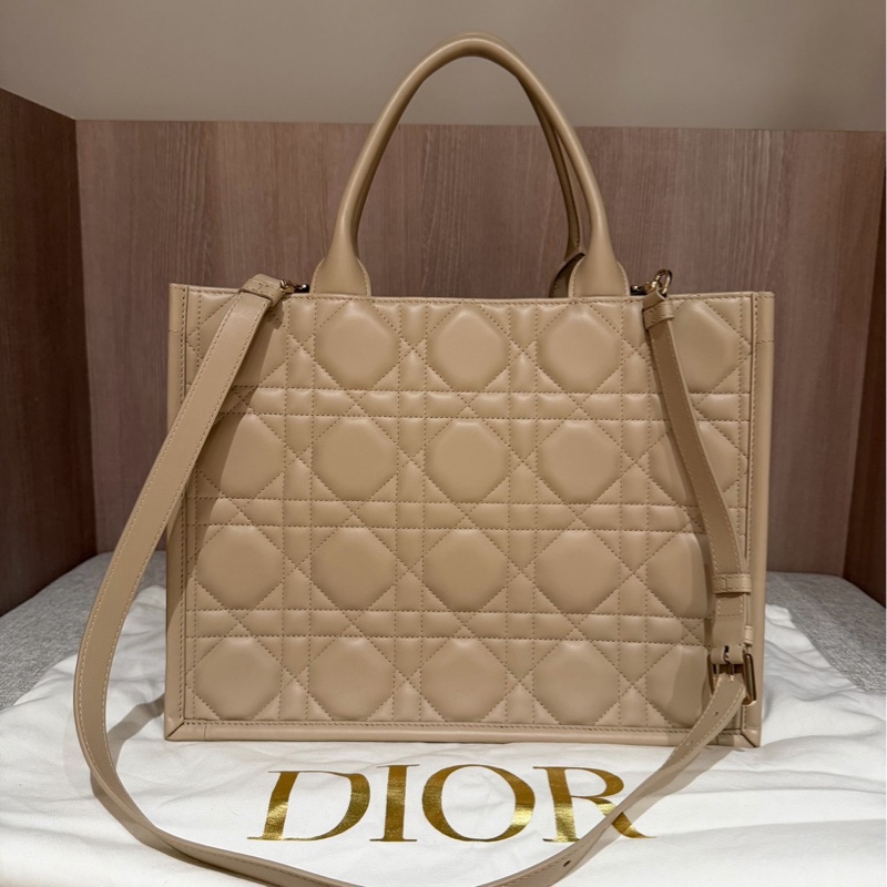 Dior Book 奶茶 裸 淡米色 裸奶Macrocannage 五格 大籐格紋 小牛皮 托特包 手提包 側背包 肩背包 斜背包-9
