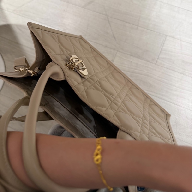 Dior Book 奶茶 裸 淡米色 裸奶Macrocannage 五格 大籐格紋 小牛皮 托特包 手提包 側背包 肩背包 斜背包-11