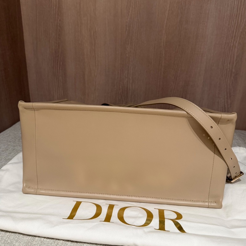 Dior Book 奶茶 裸 淡米色 裸奶Macrocannage 五格 大籐格紋 小牛皮 托特包 手提包 側背包 肩背包 斜背包-16