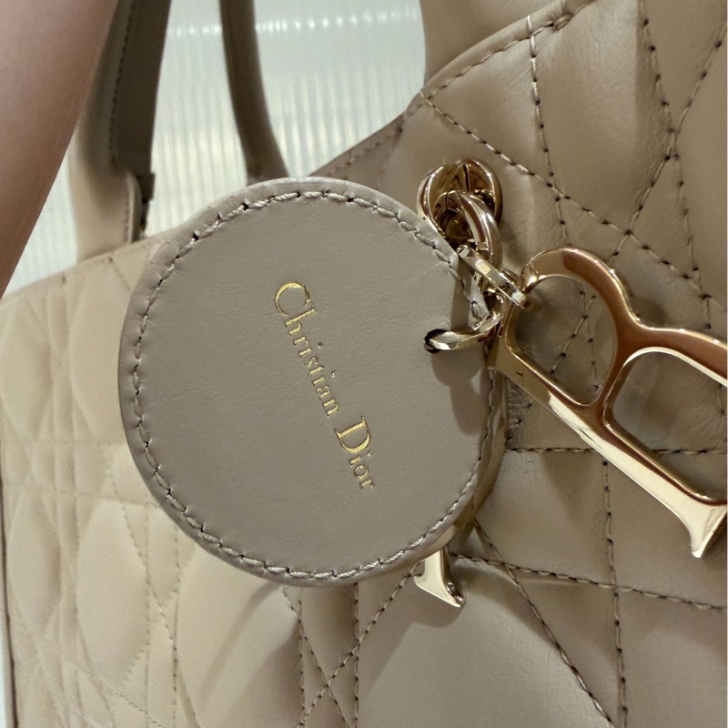 Dior Book 奶茶 裸 淡米色 裸奶Macrocannage 五格 大籐格紋 小牛皮 托特包 手提包 側背包 肩背包 斜背包-21