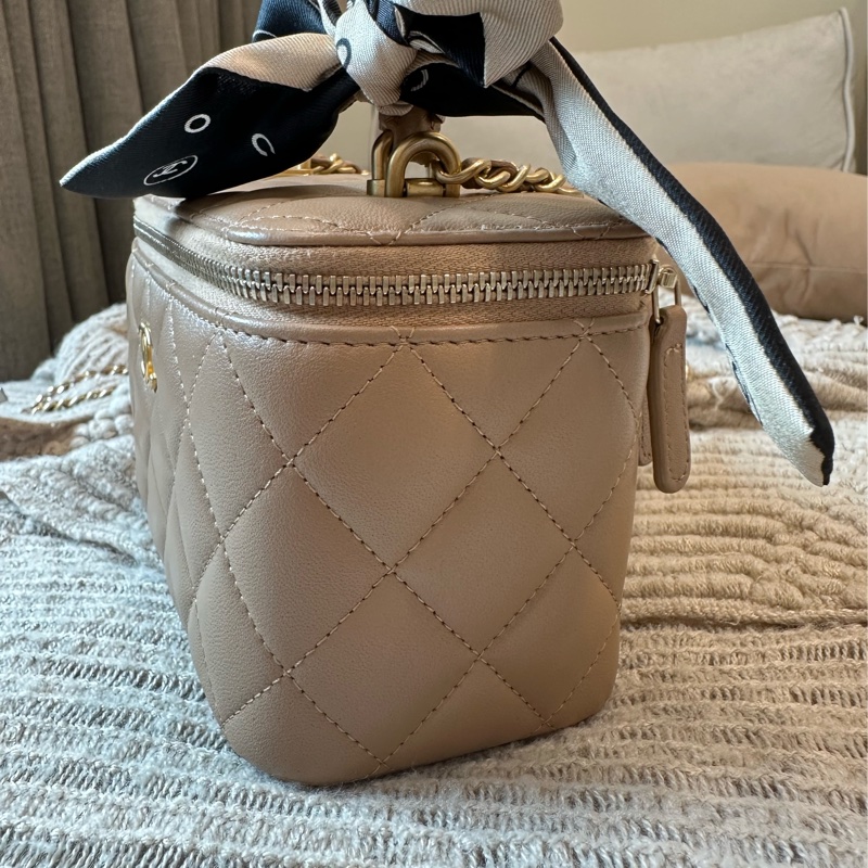 Chanel 長盒子 化妝包 側背包 米色 台灣專櫃購入全配-35