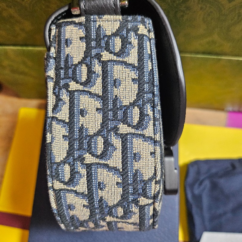 Dior迷你小郵差包-5