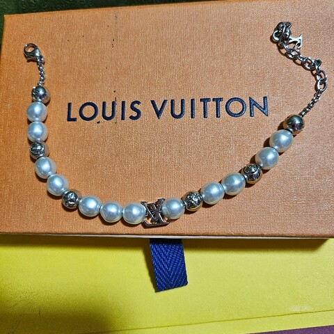 LOUIS VUITTON珍珠手鏈