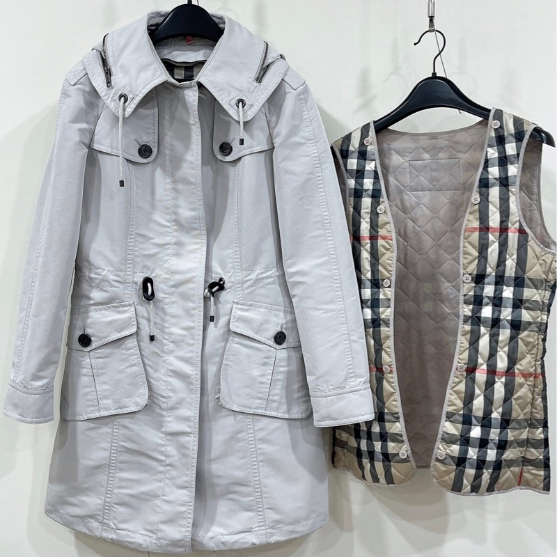 Burberry 倫敦 二件式格紋連帽風衣外套(帽可收) 內搭一件可拆卸的格紋背心-0