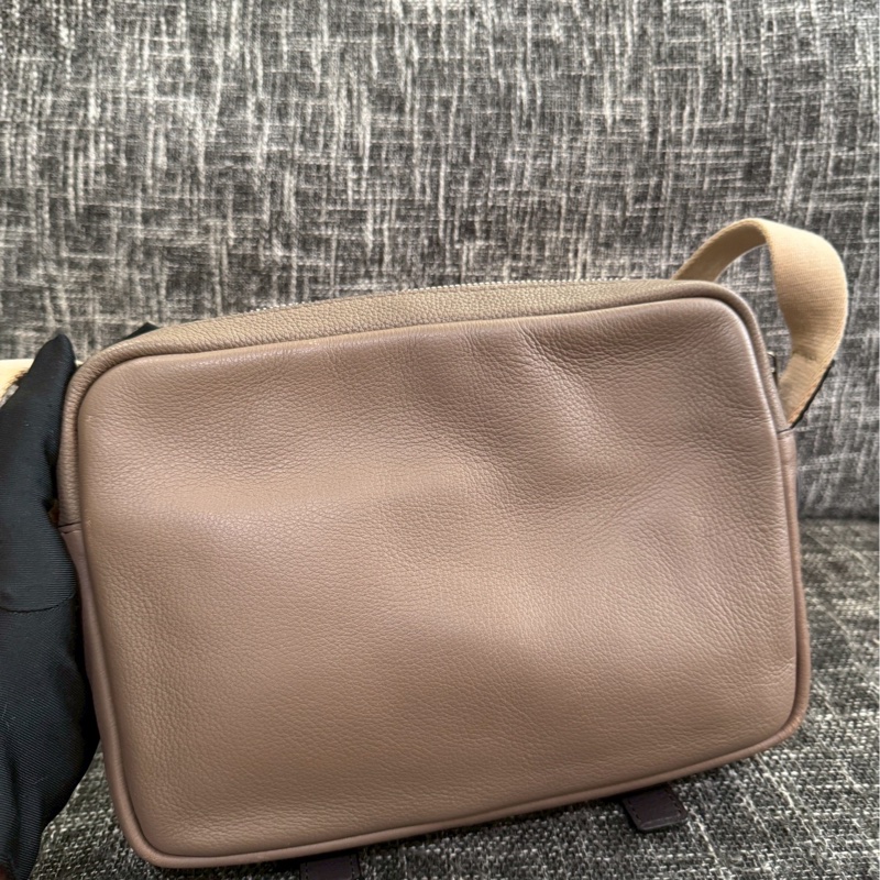 LOEWE messenger側背-2