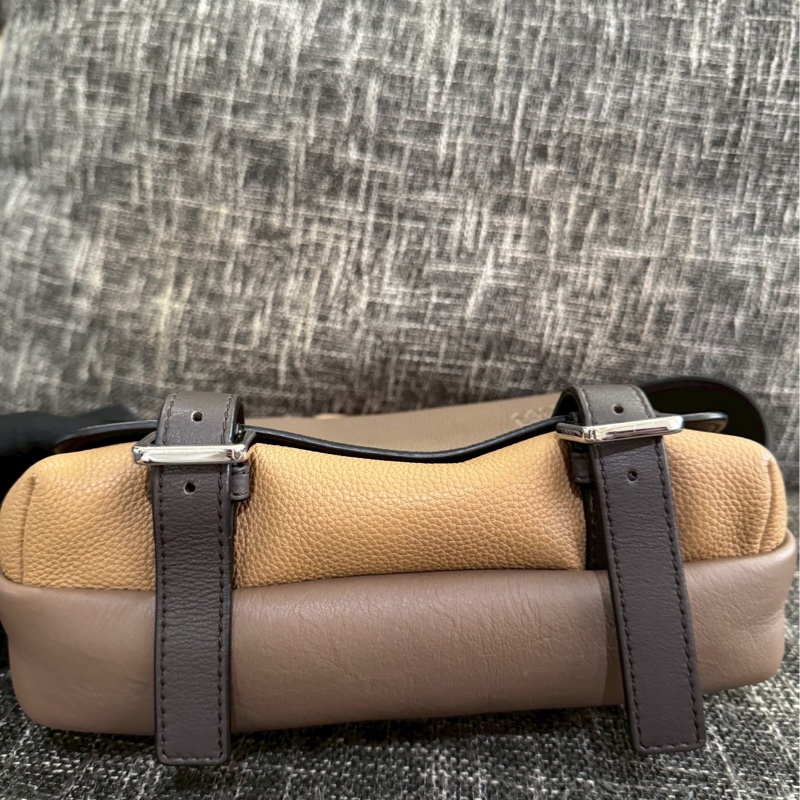 LOEWE messenger側背-5