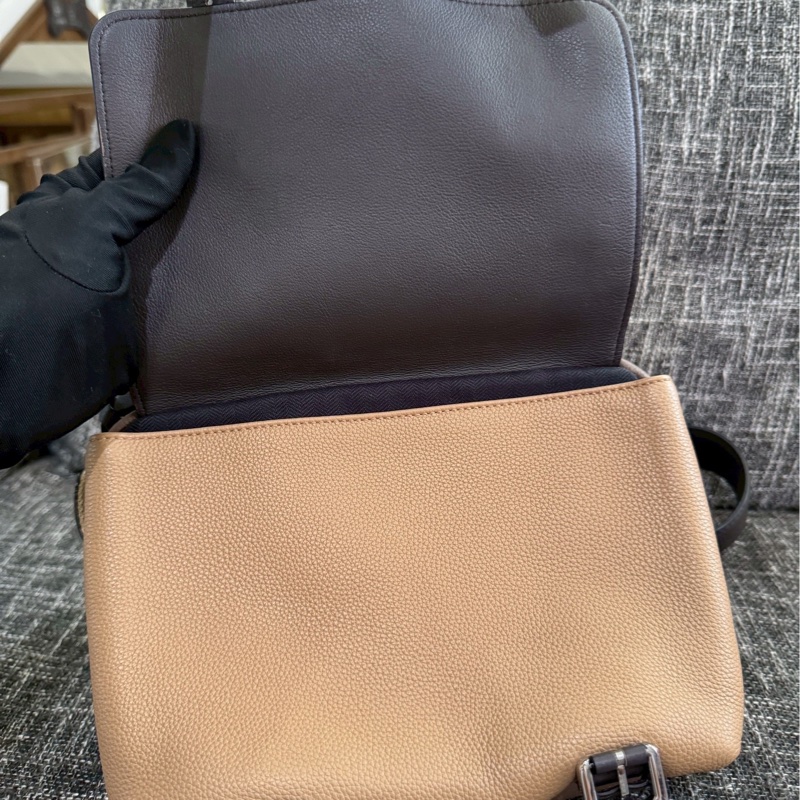 LOEWE messenger側背-6