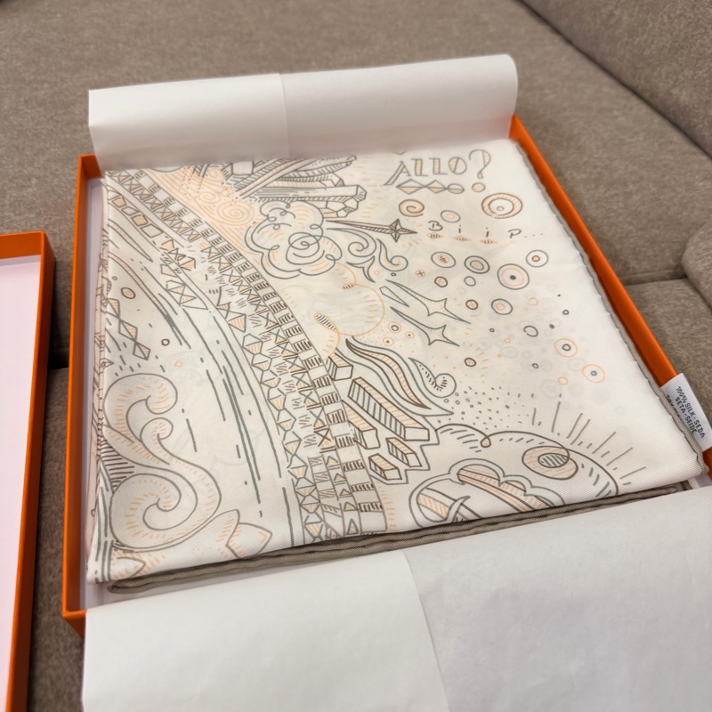 Hermes 白色90方巾-2