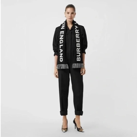 Burberry 新標 字母羊毛圍巾