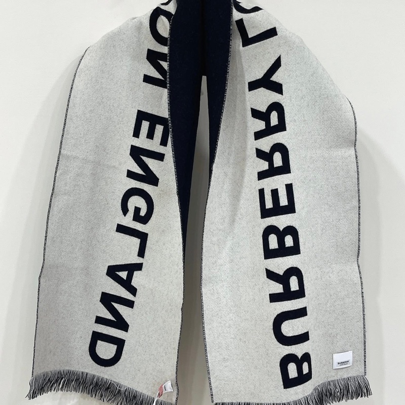 Burberry 新標 字母羊毛圍巾-2