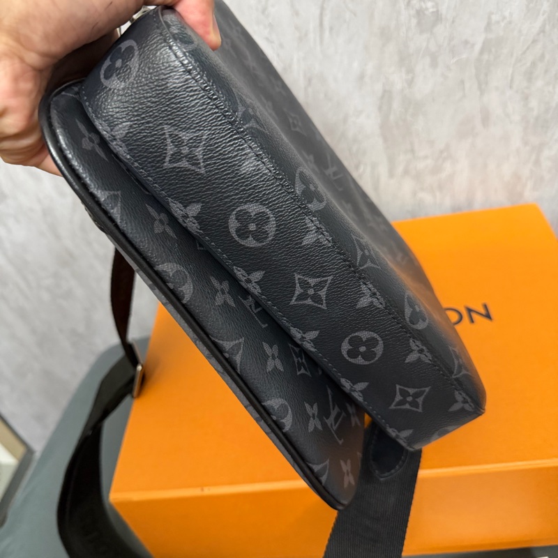 商品:Lv黑武士三合一(M69443)新款 芯片款-4