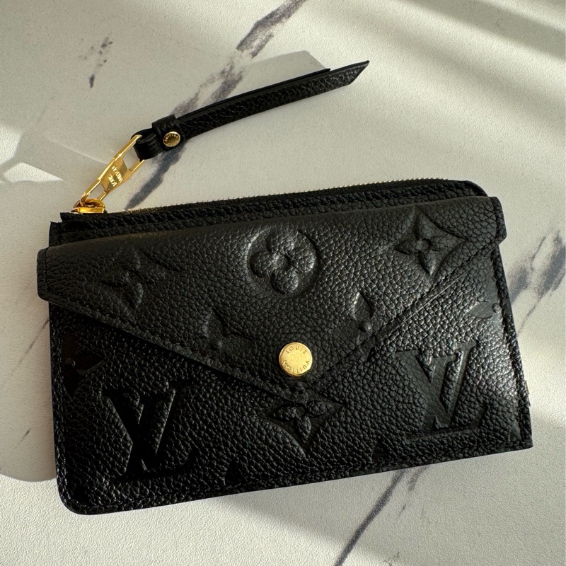 LV M69421 黑壓紋Recto Verso 名片夾-1