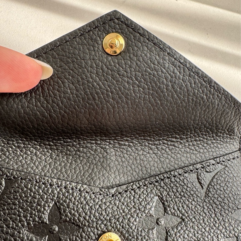 LV M69421 黑壓紋Recto Verso 名片夾-4