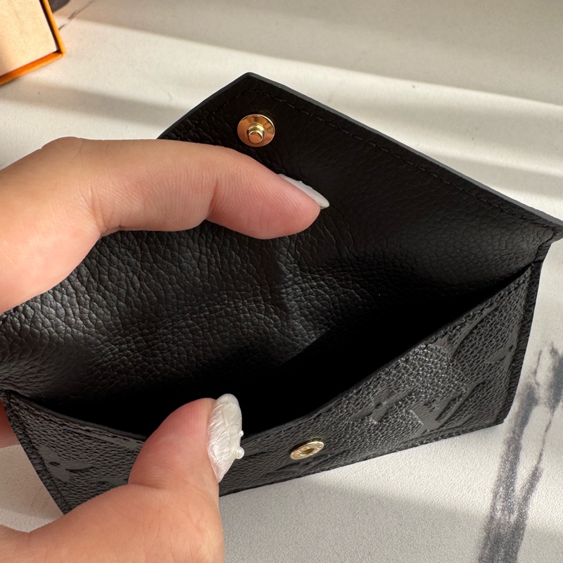 LV M69421 黑壓紋Recto Verso 名片夾-5