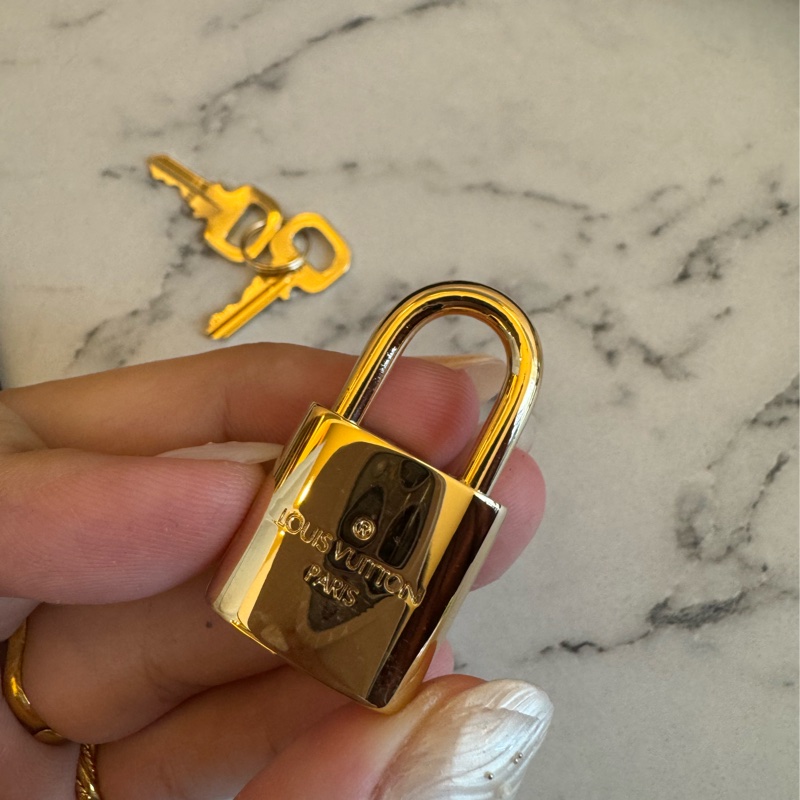 LV黑壓紋speedy30背帶款-12