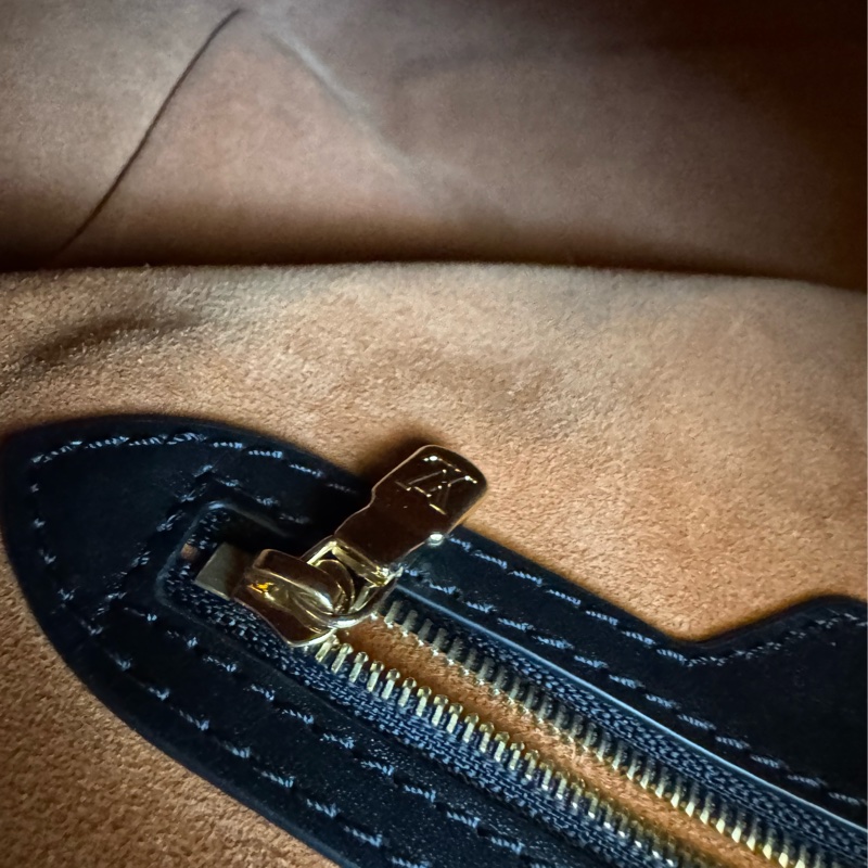 LV黑壓紋speedy30背帶款-37