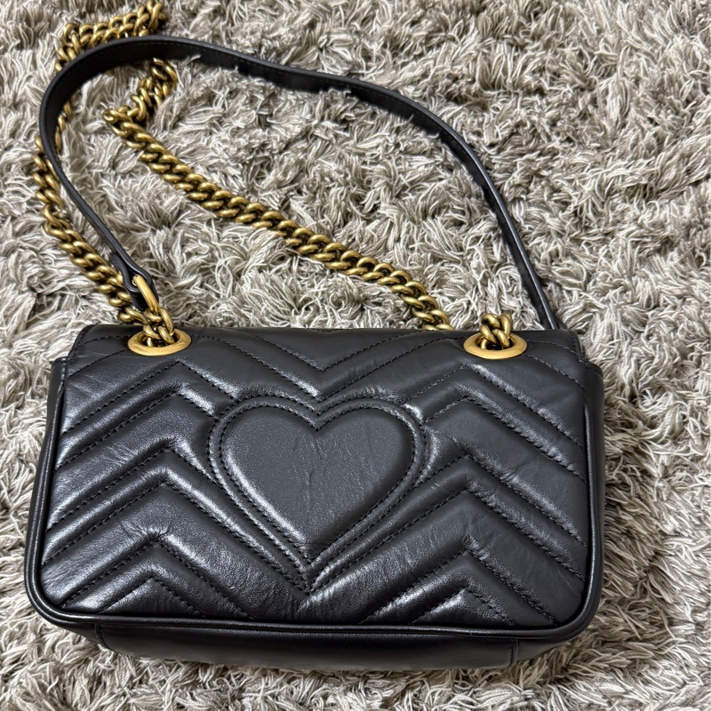 GUCCI MARMONT 26 馬夢牛皮皮革掀背肩背包-2
