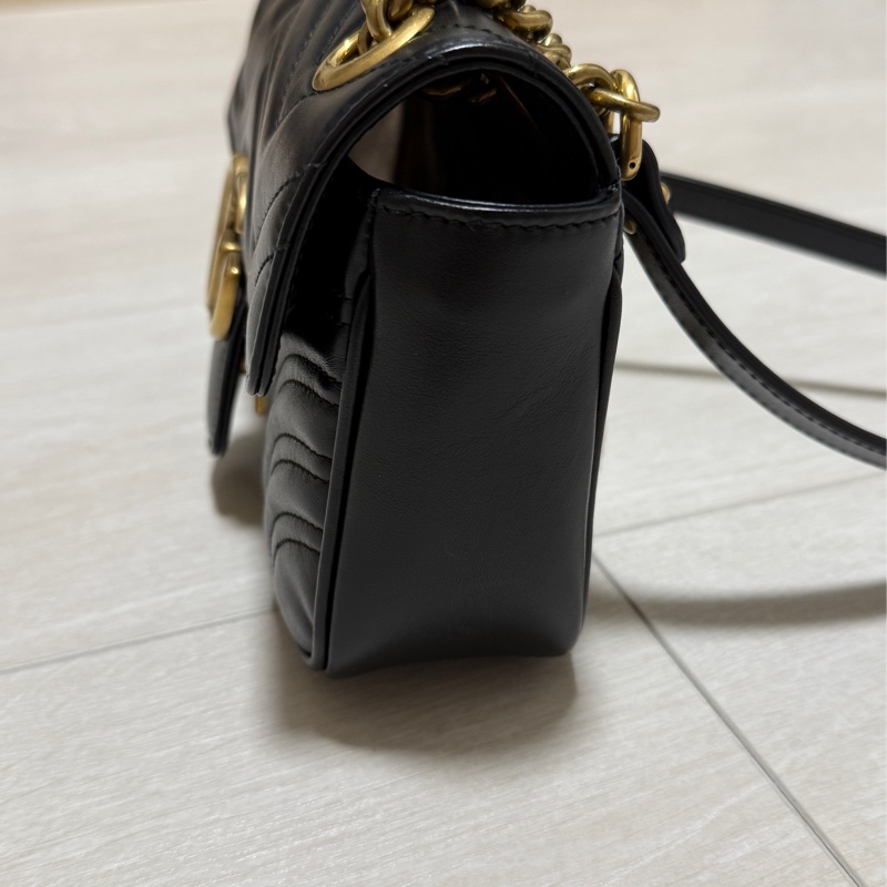 GUCCI MARMONT 26 馬夢牛皮皮革掀背肩背包-4
