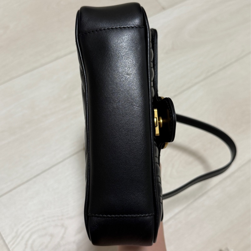 GUCCI MARMONT 26 馬夢牛皮皮革掀背肩背包-8