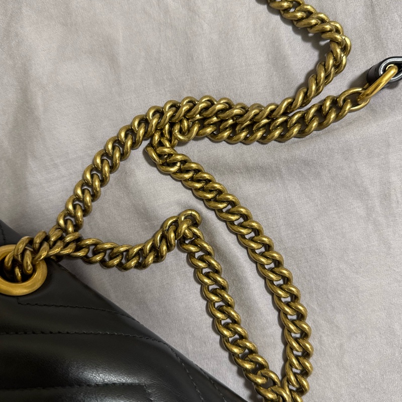 GUCCI MARMONT 26 馬夢牛皮皮革掀背肩背包-15